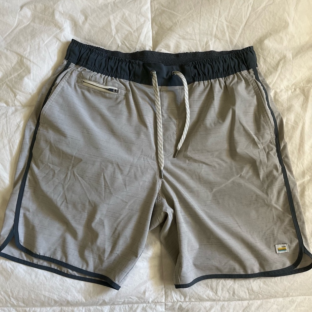 Vuori banks size medium like new